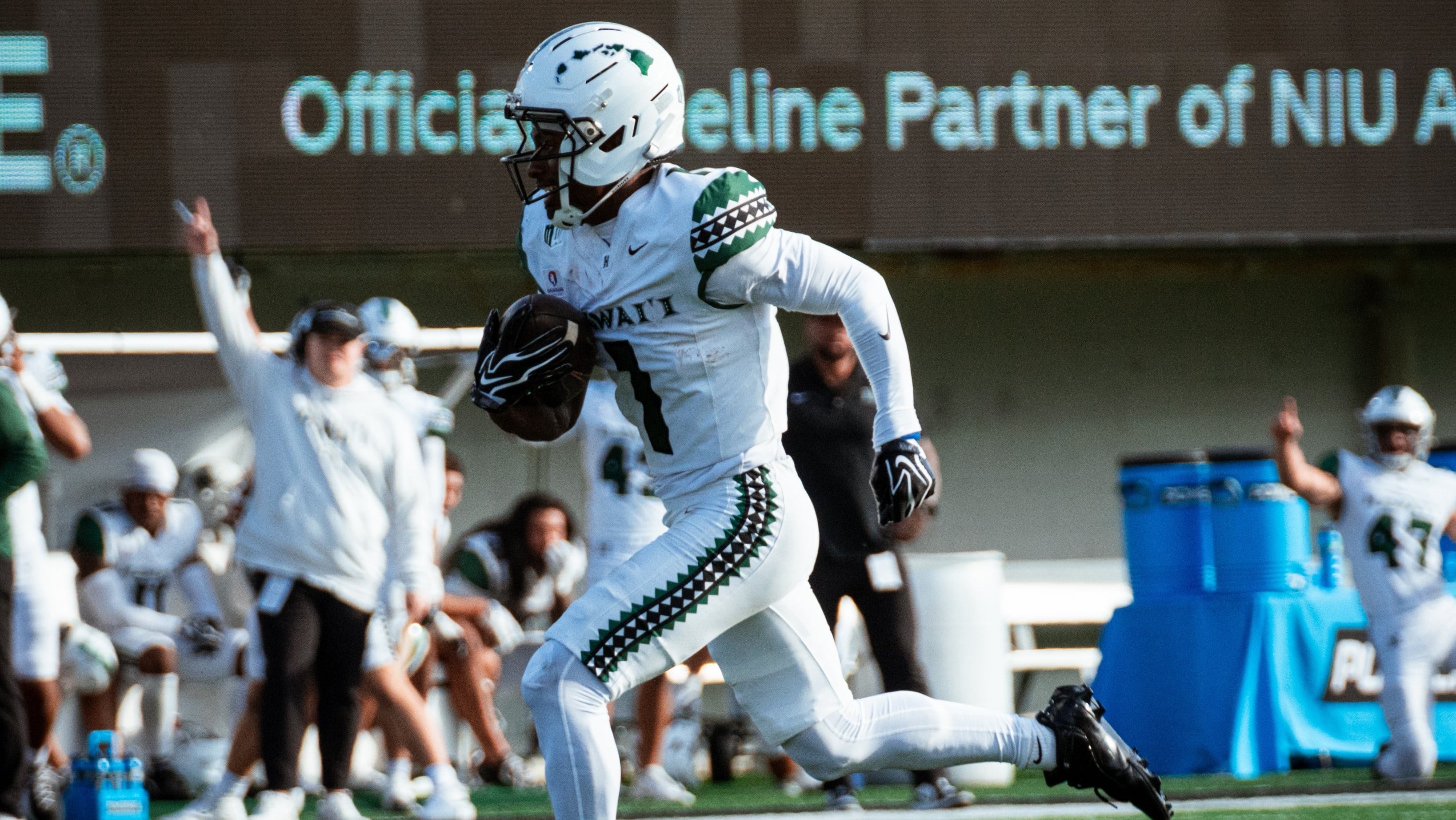 Hawaii Defeats Northern Illinois 56-21, Ends Four-Game Losing Streak