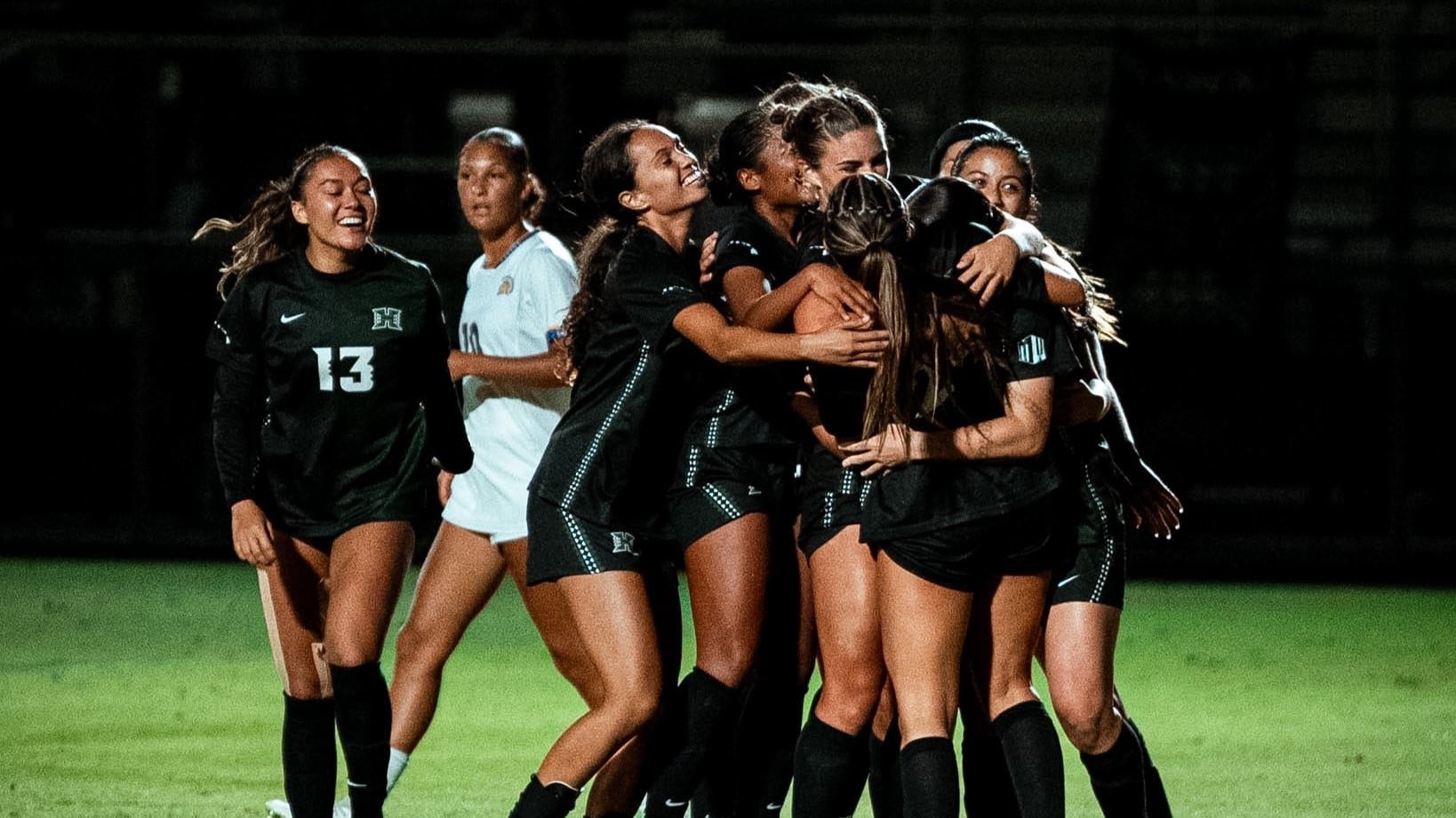 Hawaii Soccer Extends Winning Streak to Five With 1-0 Road Victory