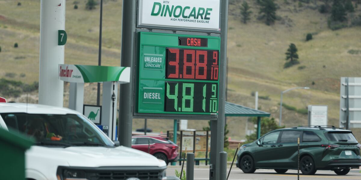 Coverage image for: US economy grows at a sluggish 1.5% in second-quarter with inflation remaining stubbornly high