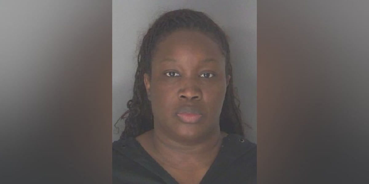 Child dies after woman allegedly leaves kids at home for 12 hours, eating roaches and ants