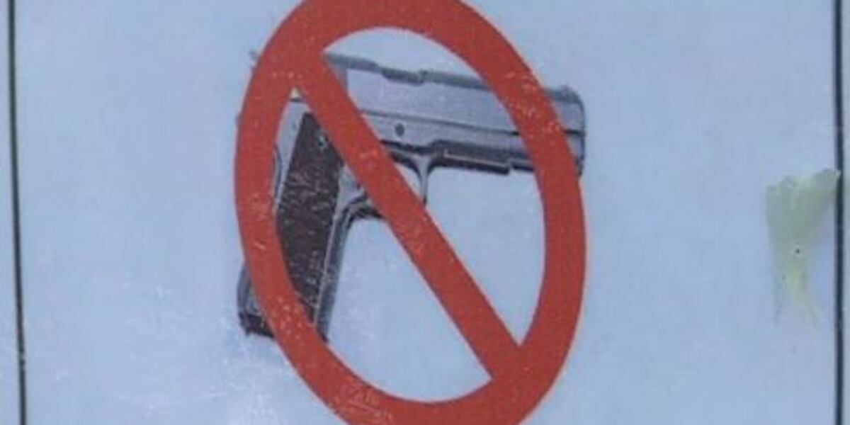 Private businesses that allow guns must display firearm policy signs
