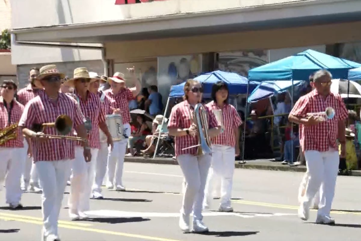 preloaded gallery image