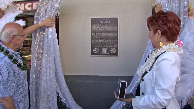 The Glade plaque in Chinatown, Honolulu.