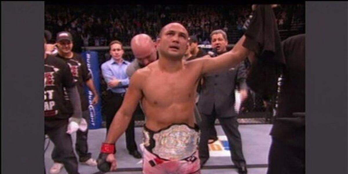 BJ Penn retains UFC lightweight championship