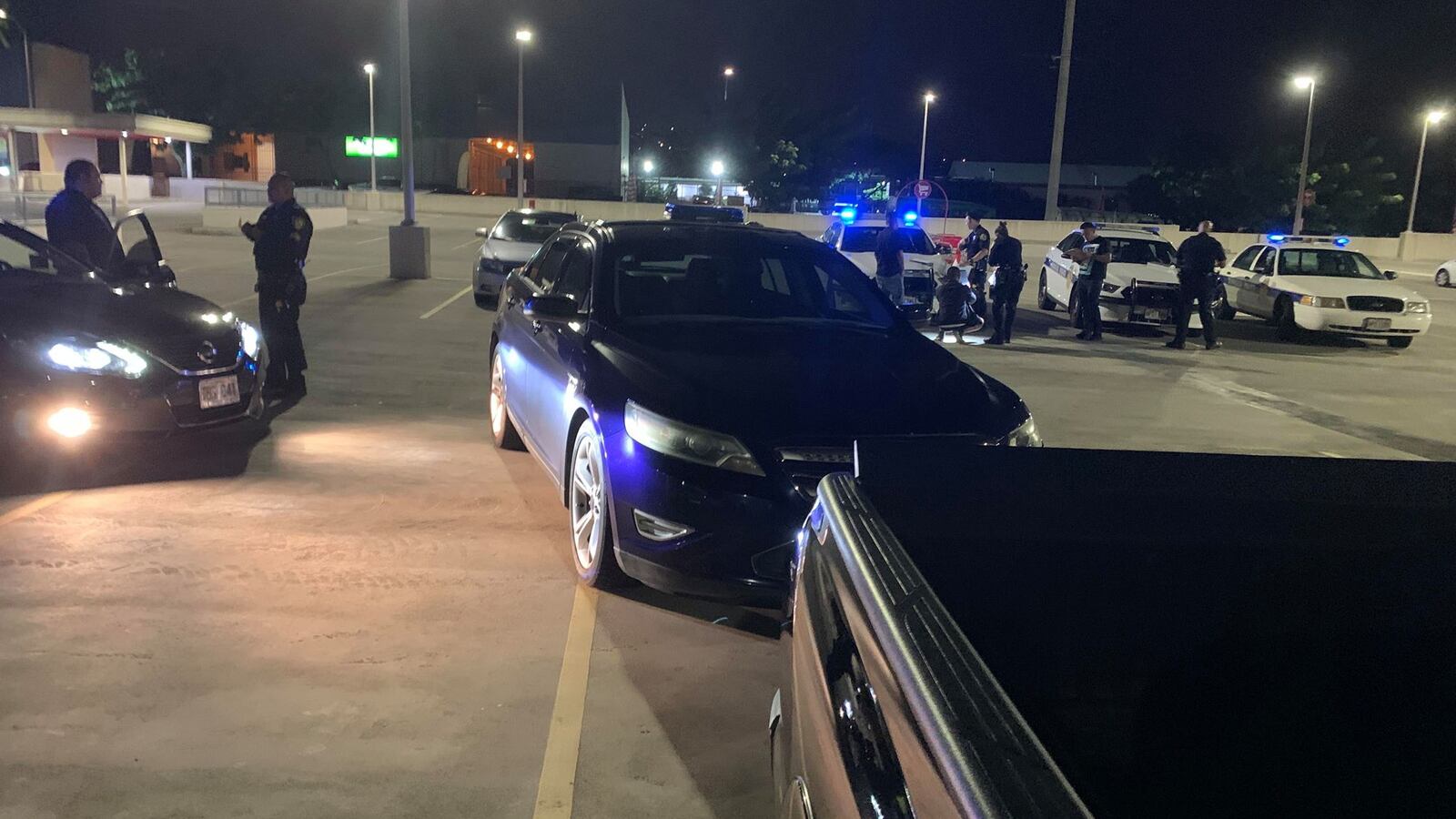 Suspects sought in string of weekend armed robberies across Oahu