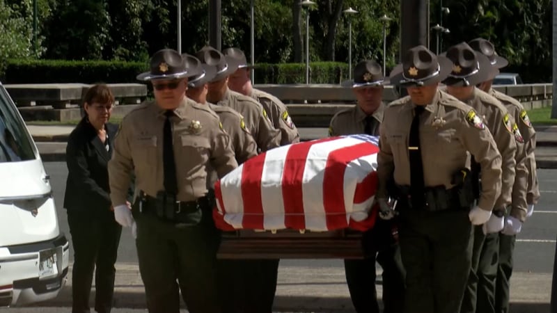 Casket with late Governor George Ariyoshi arrives at the State Capitol
