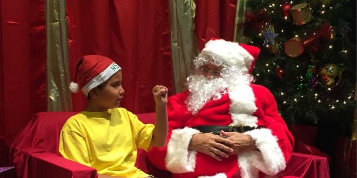 Basic Sign Language Santa Deaf Santa gives children a chance to say what they want for Christmas ...