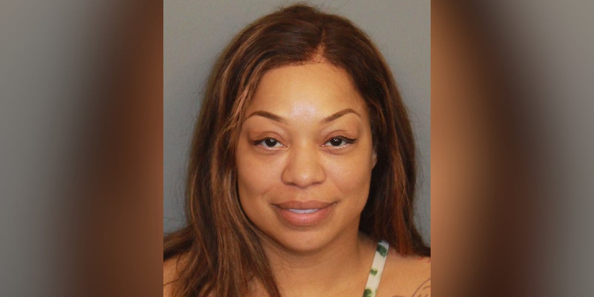 Mother accused of spraying her 2 young children with bear spray