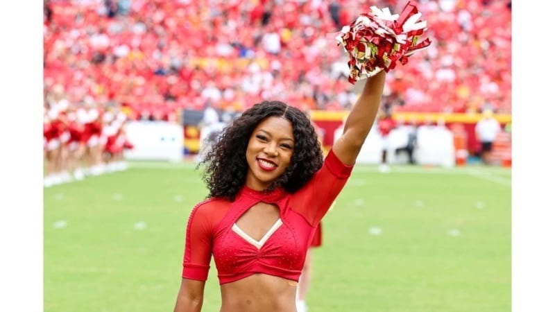 Look for a cheerleader with Hawaii ties at the Super Bowl.