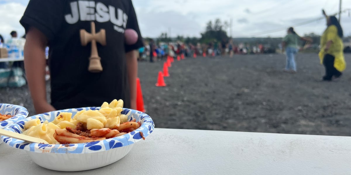 Ocean View hub, helicopter drops aid for Hurricane Lala storm victims Community center and volunteer pilots deliver meals, water and supplies to isolated Kaʻū District residents