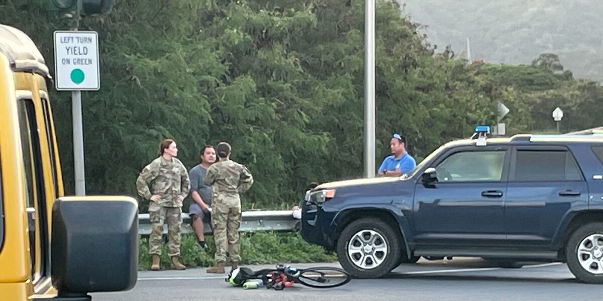 Ramming Rear Bicyclist dies after ramming into rear of flatbed truck in Kailua
