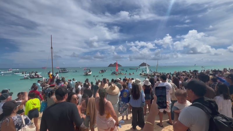 About a thousand people gathered on the shores of Kaohao to honor the life of well-known...