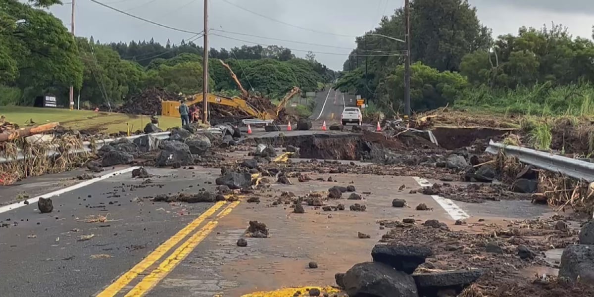 Pahala residents face power, water outages as crews work to reopen storm-damaged Highway 11 Emergency crews partially reopened the vital Kaʻū highway toward Hilo, but the southern route to Naʻalehu remains closed