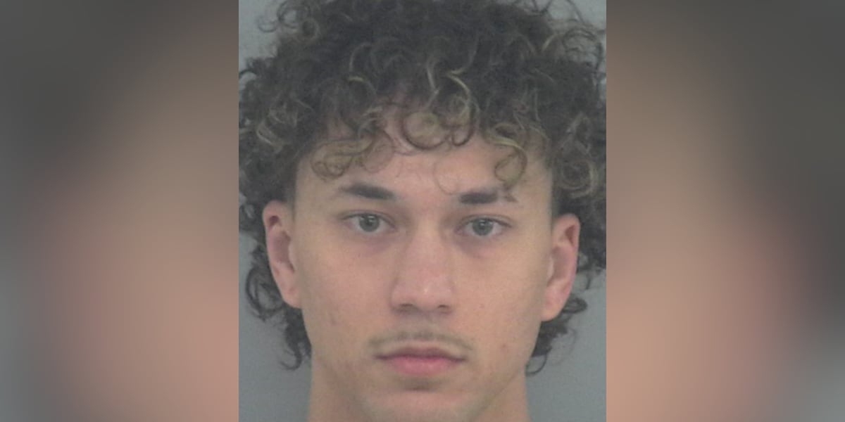 High school security guard accused of sexual relationship with 16-year-old student