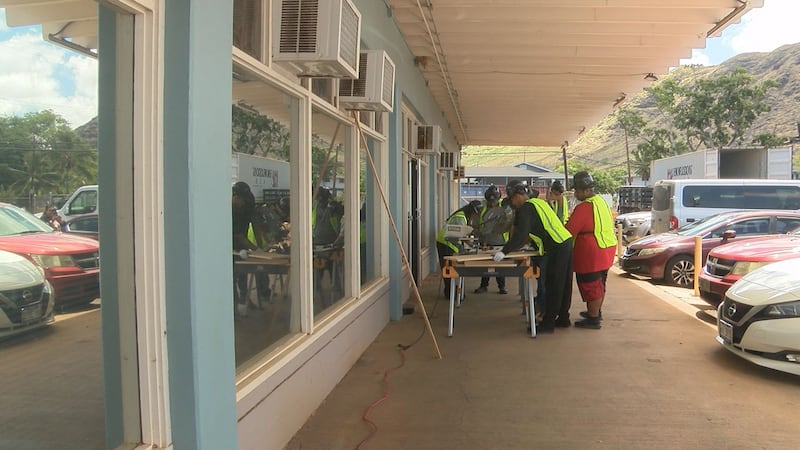 Students learn construction at the Makaha Learning Center.