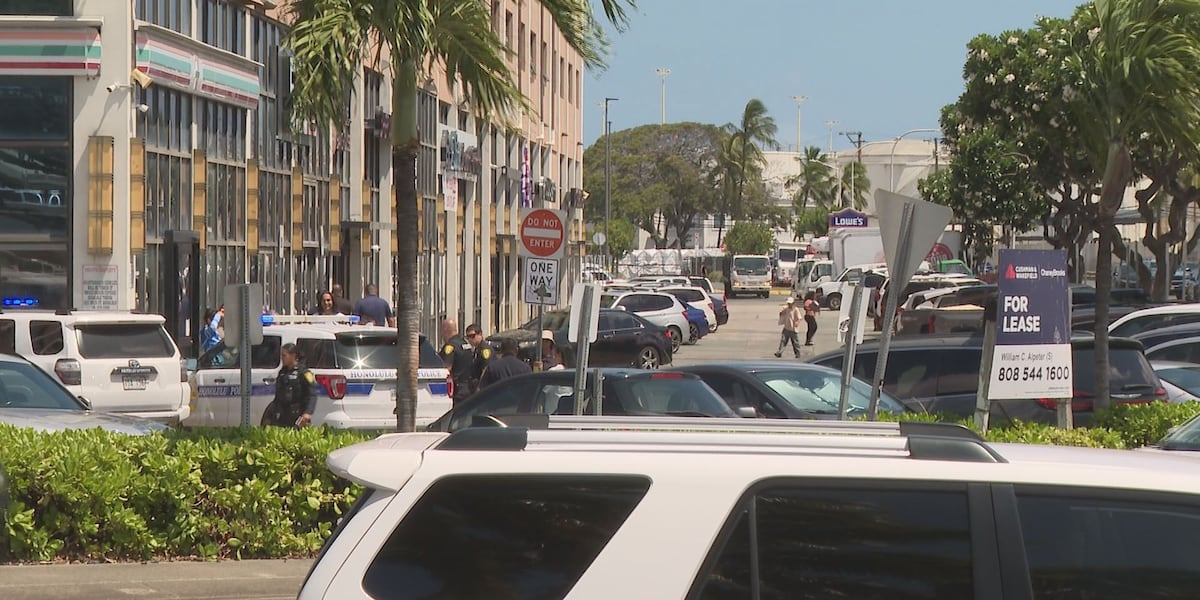Coverage image for: Pedestrian critically injured in Iwilei parking lot crash