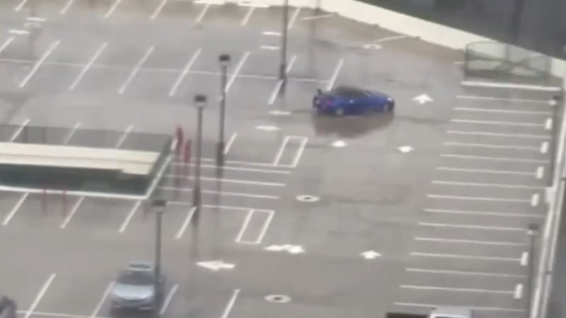 Thrill seekers tearing up Kahala parking lot spark noise concerns