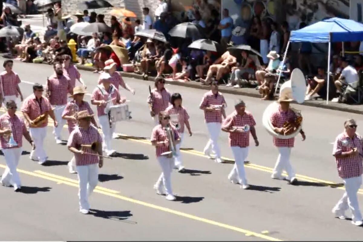 preloaded gallery image