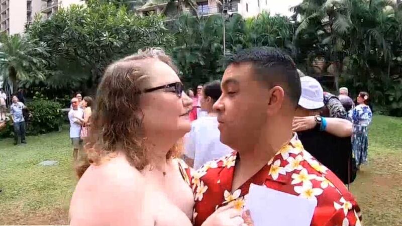 18 couples renew wedding vows on Valentine's Day in Waikik